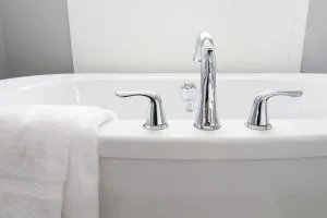 Lire la suite à propos de l’article Comment nettoyer une salle de bain? Les meilleures astuces